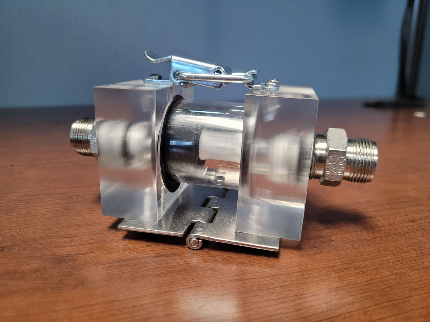 Differential pressure test mechanism