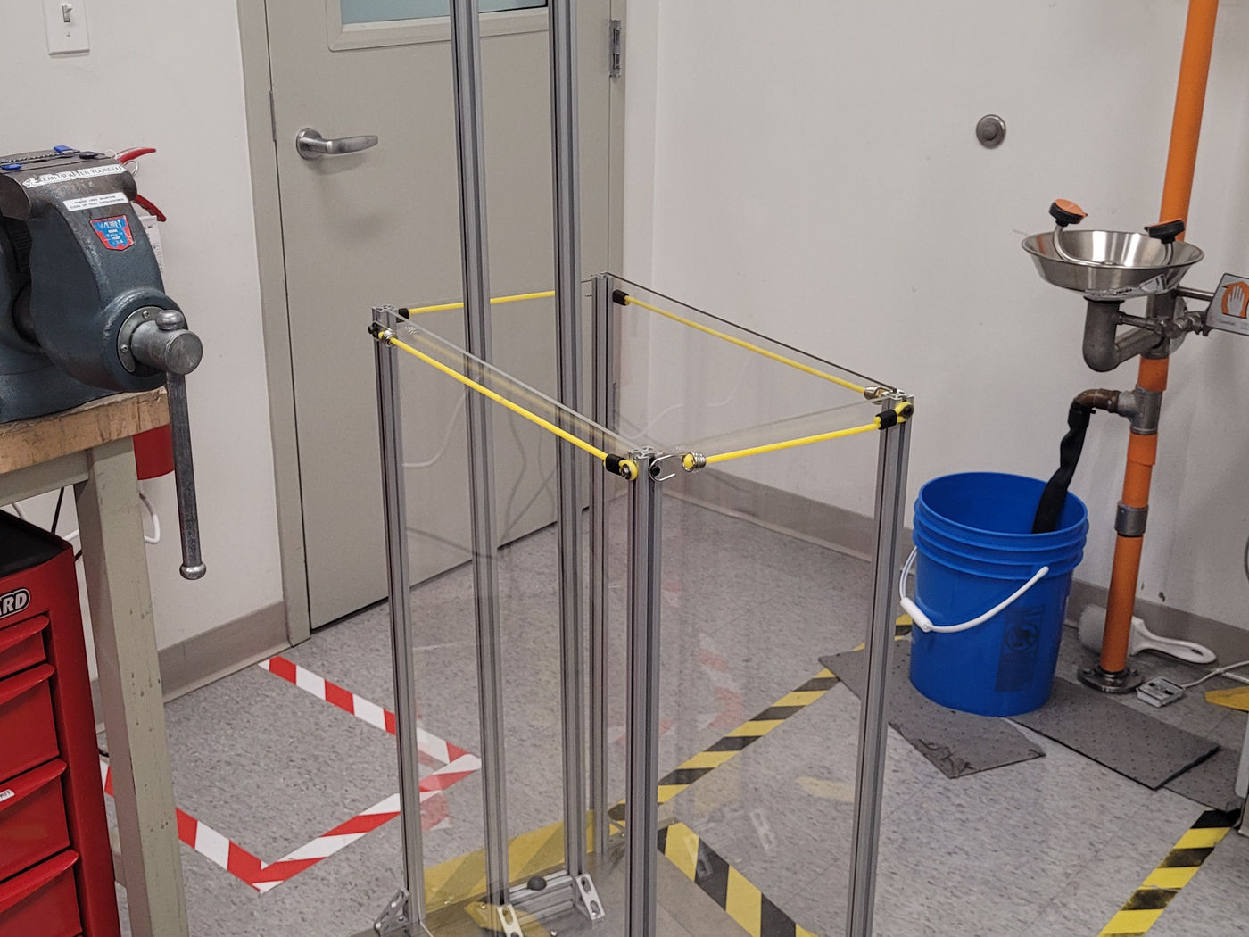 Filter strength test mechanism